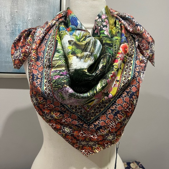 JW Johnny Was silk scarf Paradise 33" x 33" - Picture 5 of 6